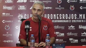 Veracruz despide a Juvenal Olmos por malos resultados