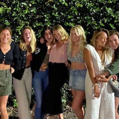 Seven of the sea: la historia de 7 chicas que comparten piso y pasión por el surf