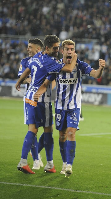 Manu García celebra el 0-1.