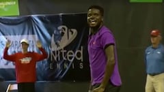 Frances Tiafoe escuchando los gritos de una pareja manteniendo relaciones sexuales en mitad de su encuentro contra Mitchelll Krueger en el Challenger Sarasota.