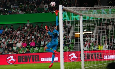 El “irreconocible” Córdoba de lejos de El Arcángel