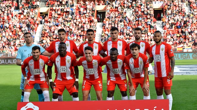 El Almería busca un central y un pivote