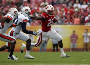 El último partido universitario de Melvin Gordon fue la Outback Bowl frente a Auburn, en el que Wisconsin se impuso por 34 a 31. El running back logró 251 yardas de carrera, rompiendo el record de la Outback Bowl y siendo nombrado MVP del partido. 