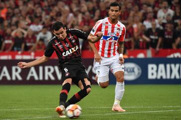 Atlético Paranaense y Junior se enfrentan en el Arena da Baixada por el partido de vuelta de la final de la Copa Sudamericana, tras el empate a uno en la ida que se llevó a cabo en el Metropolitano de Barranquilla.