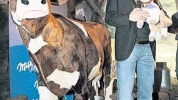 <b>CHOCOLATERO. </b>Fernando Torres en la inauguración, ayer, de la carpa de Milka en Madrid.