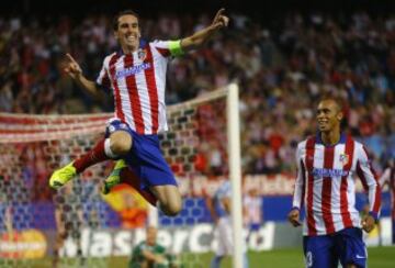 Diego Godín celebrando el cuarto gol del equipo colchonero