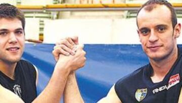 <b>PULSO EN VISTALEGRE. </b>Felipe Reyes y Jiménez ven la semifinal desde la barrera, mañana saltan al ruedo.