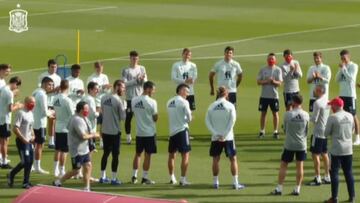 La Selección vuelve a entrenarse con la novedad de Oyarzabal