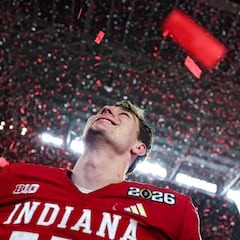 Has there ever been a player to win the Heisman, National Championship and get drafted first overall in same year?