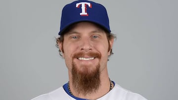 Josh Hamilton exjugador de los Texas Rangers posando para el d&iacute;a de la foto, en Surprise Stadium, Arizona. Febrero 28, 2016. 