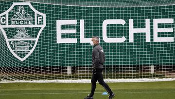 07/04/21 
 
 ELCHE 
 ENTRENAMIENTO 
 FRAN ESCRIBA