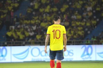 Los hinchas de la Selección regresaron al Roberto Meléndez el 8 de junio de 2021 en el partido ante Argentina (2-2). Esa doble fecha de Eliminatorias marcó el inicio de la era de Reinaldo Rueda en la Tricolor y el volante, en ese entonces en Everton, se quedó por fuera debido a problemas físicos.