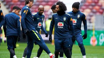 Los brasile&ntilde;os, en el entrenamiento previo al partido.