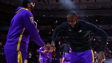 The Los Angeles Lakers are fighting to make it to the playoffs, but can they get there by avoiding the Play-In tournament