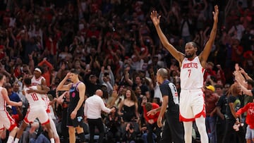 Houston escapes at the last second after Durant’s milestone, while Golden State sinks deeper into crisis in Atlanta.