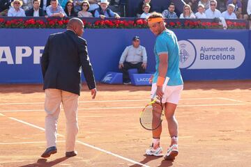 El tenista español Rafael Nadal, perdió en las semifinales del ATP 500 de Barcelona ante el austriaco Dominic Thiem, con parciales de 6-4 y 6-4. 