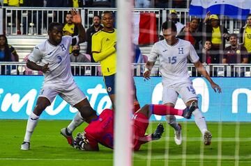 La Selección Colombia venció 2-1 a Honduras en amistoso disputado en Fort Lauderdale con goles de Juan Fernando Quintero y Andrés Colorado. Kervin Arriaga anotó para el equipo del Bolillo Gómez.