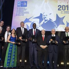 Epi entra en el Salón de la Fama FIBA junto a Olajuwon y Stern