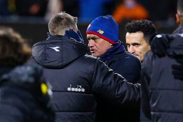 La nueva competici¨®n de la UEFA trajo sorpresas inesperadas. En la tercera jornada de la fase de grupos de la Conference League, el desconocido equipo noruego Bodo/Glimt le endos¨® un 6-1 a la Roma de Mourinho, que hasta entonces nunca hab¨ªa encajado tantos goles en un solo partido en toda su carrera como entrenador. El t¨¦cnico se?al¨® a varios de sus jugadores, habituales suplentes en la temporada: ¡°La culpa es m¨ªa por decidir alinear a jugadores que tienen menos oportunidades¡¡±
