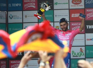 El sprinter del Quick Step celebra su victoria en la primera etapa de carrera Colombia Oro y Paz.