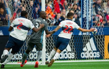 El central argentino debutó con Vancouver Whitecaps anotando el primer gol de la temporada para el equipo canadiense.