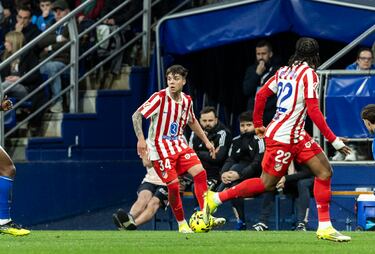 Solo dos de los 50 debutantes de Simeone se estrenaron completando un partido de Liga. Nacho Monsalve y Julio Díaz. El lateral zurdo lo hizo en Oviedo y participó en el gol del triunfo de Julián Alvarez en los últimos instantes. De perfil muy ofensivo y gran centro, es una pieza clave para Torres. Disputó el Mundial Sub-20. 