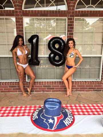 Porristas de Texans organizan barbacoa anual en bikini