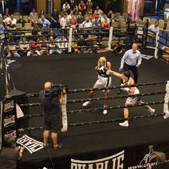 Miriam exhibió músculo en el Casino: KO en dos asaltos