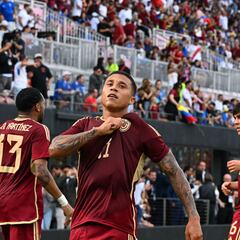 Los internacionales del Cádiz piden paso a Pellegrino