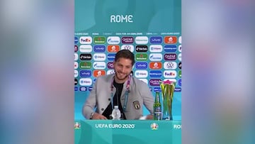 Locatelli, tras Cristiano y Pogba, quita la Coca-Cola