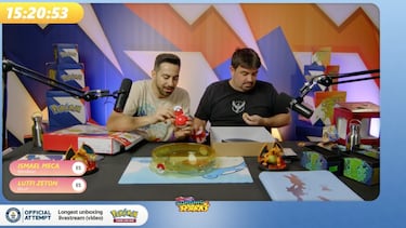 Dos españoles hacen historia participando en el mayor unboxing de la historia de Pokémon TCG
