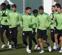 El regreso de Fekir, principal novedad en la lista del Betis