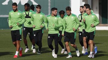 Los jugadores del Betis, en un entrenamiento.