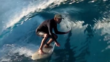 Gerry Lopez surfeando en Kelly Slater Surf Ranch, 2024.