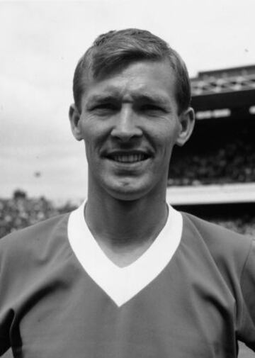 Sir Alex Ferguson como jugador. El escocés jugó en varios equipos (Queen's Park, St. Johnstone, Dunfermline Athletic, Rangers, Falkirk y Ayr United) un total de 317 partidos y marcó 171 goles.