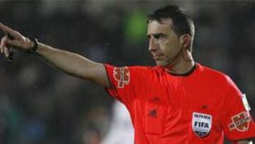 El colegiado <b>Fernánez-Borbalán</b>, durante un partido de la pasada temporada.