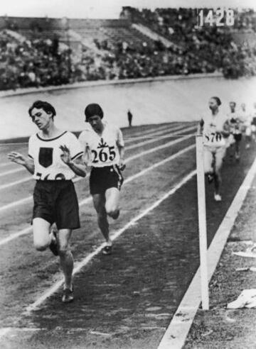 En 1928 fue el Atletismo Femenino el que reinó en los Juegos Olímpicos de Ámsterdam. En imagen la alemana Lina Radke of Germany ganando los 800 metros en esos mismos JJOO.