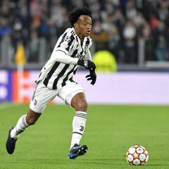 Juan Cuadrado saldría del 11 de Juventus por prevención