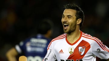 Scocco recordó a México después de su noche soñada de cinco goles