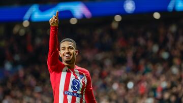 MADRID, 13/12/2023.- El lateral del Atlético de Madrid Samuel Lino celebra tras marcar el segundo gol ante la Lazio, durante el partido del grupo E de la Liga de Campeones que Atlético de Madrid y SS Lazio disputan este miércoles en el estadio Metropolitano, en Madrid. EFE/Juanjo Martín
