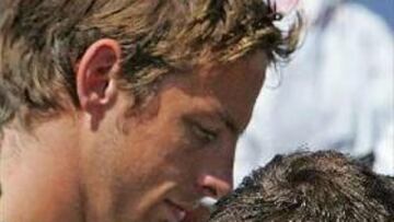 <b>TEMPORADA 2006. </b>Jenson Button ha decidido guardar silencio y se niega a hablar ni sobre su futuro ni sobre la polémica que le rodea.