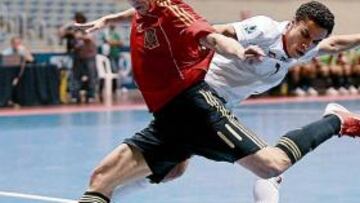 <b>SIN ACIERTO. </b>Marcelo, muy activo ayer pero sin fortuna, dispara ante la oposición de Hassanzadeh.