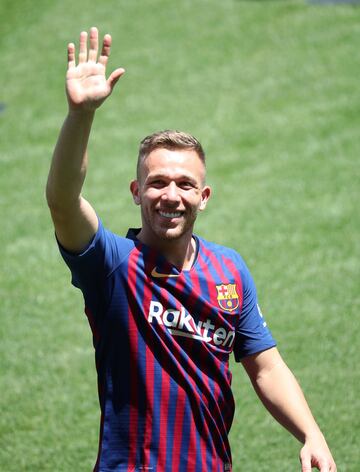 Presentación de Arthur como nuevo jugador del Fútbol Club Barcelona.