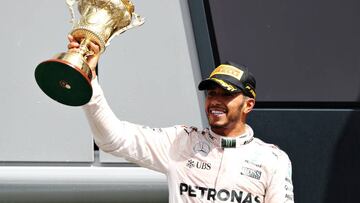 Hamilton storms to British Grand Prix victory