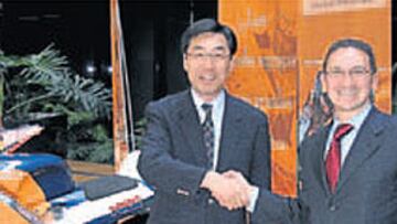 <b>ACUERDO.</b> Jaume Giró y Satoru Horiike cerraron el acuerdo.