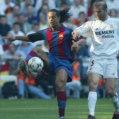 Ronaldinho se rinde a Zidane
