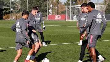 Los jugadores del Real Madrid, durante el entrenamiento.