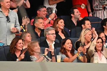 Bill Saad y Nieves Álvarez asiste al concierto de Luis Miguel en el Santiago Bernabéu.