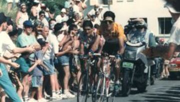 Tour de Francia de 1993. Indurain sube acompa&ntilde;ado de Claudio Chiappucci.