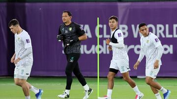 Jeddah (Saudi Arabia), 14/12/2023.- Club Leon players partipate in a training session of the team in Jeddah, Saudi Arabia, 14 December 2023. Club Leon will play Urawa Reds in a FIFA Club World Cup 2nd round match on 15 December 2023. (Mundial de Fútbol, Arabia Saudita) EFE/EPA/ALI HAIDER
